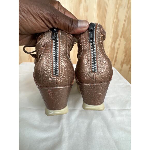 OTBT Nomadic Strappy Leather Zip Back Wedge Sandal 8.5 - Picture 6 of 8